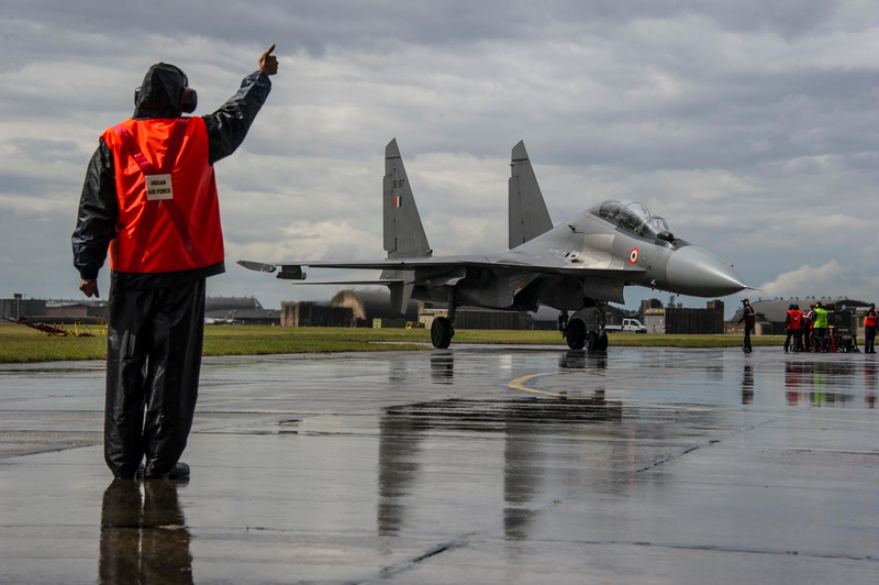 Illustration for article titled Photos: India's Su-30MKI Flankers Sparred With Royal Air Force Typhoons